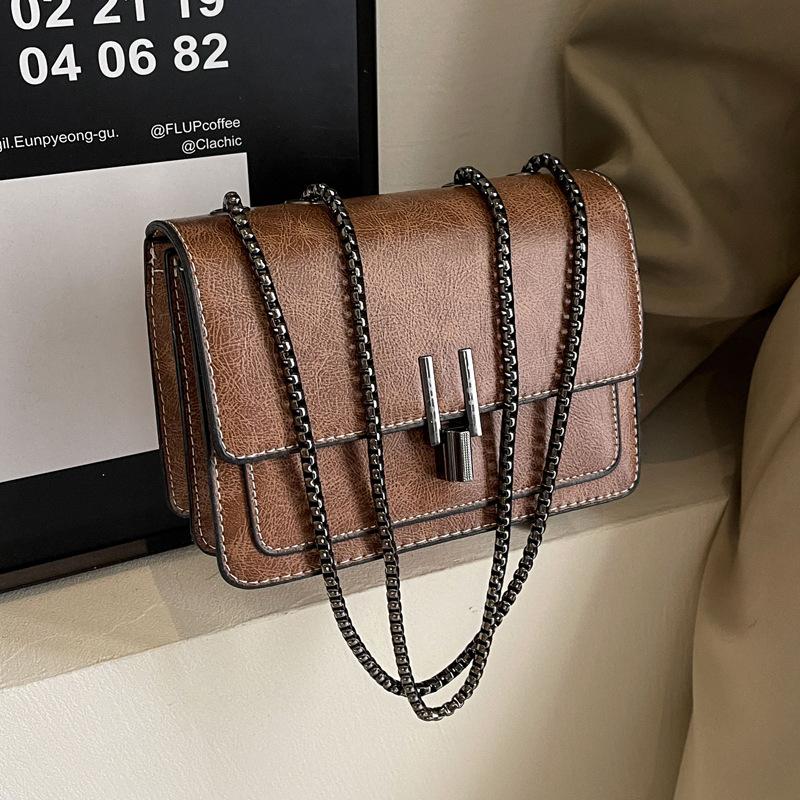 Simple retro small bag women's bag 2026 popular new fashion chain small square bag versatile shoulder messenger bag