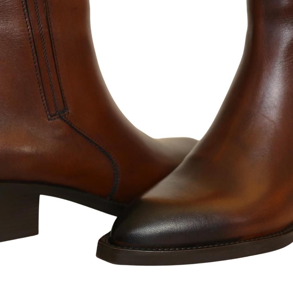 Женские сапоги из натуральной кожи на высоком каблуке