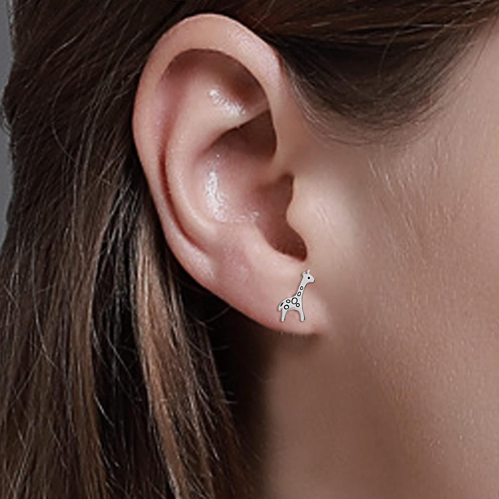 925 Sterling Silver Small Lightweight Giraffe Stud Earrings