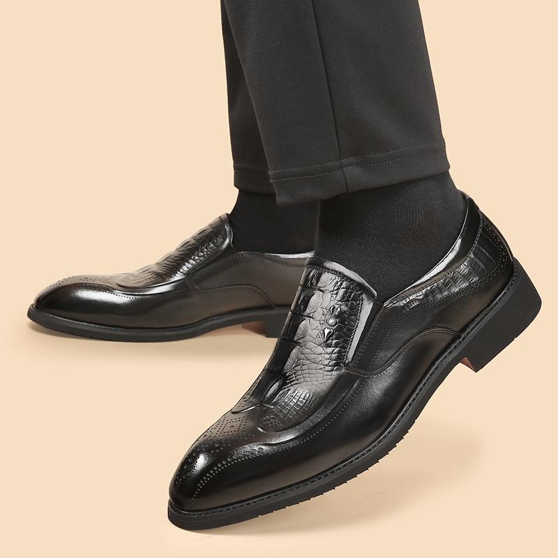 Новые дизайнерские мужские туфли из натуральной кожи, трендовые люксовые брендовые деловые туфли с острым носком, повседневные туфли, кожаные мужские мокасины