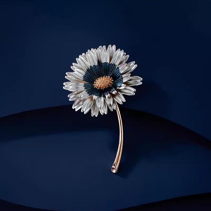 Retro Elegant Sunflower Brooch, High-End Female Delicate Daisy Brooch, Niche Design Sense, Pin, Jacket With Accessories