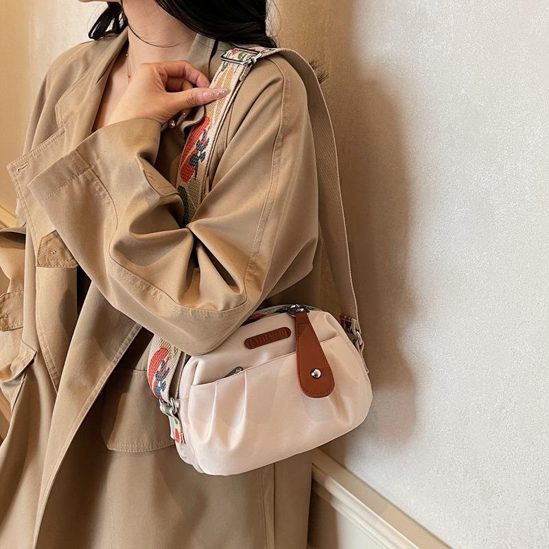 Новые модные кросс-боди сумки Fashi Nyl для женщин, трендовая сумка через плечо, с широким ремнем, удобная и универсальная, текстура, сумка-подушка