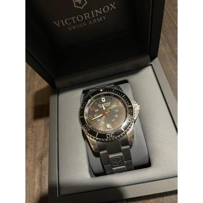 Used Victorinox Swiss Army Maverick
