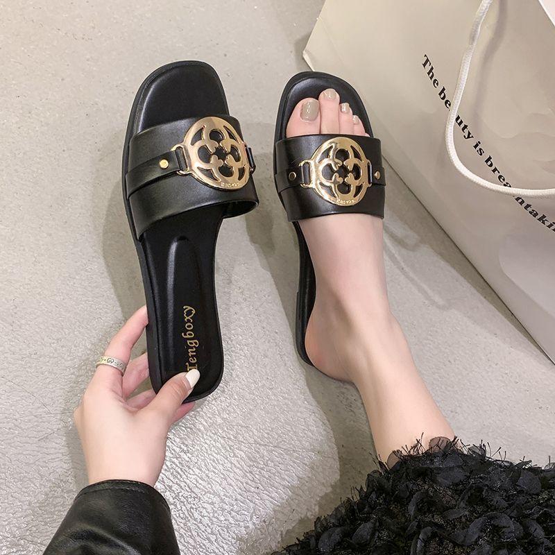 High-value New Flat-bottomed Seaside Cool Slippers 2025 Summer Internet Celebrity Versatile One-word Slippers Women's Wear