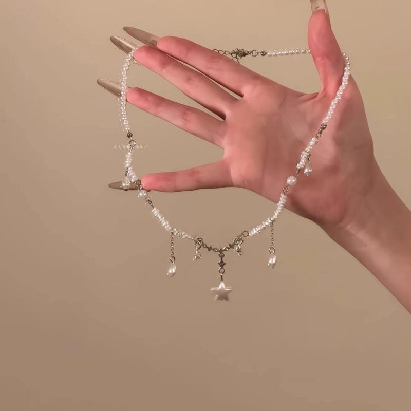 The Missing Princess - Winter Atmosphere- Soft and Delicate Snowflake Zircon Necklace for Women with Elegant Luxury Christmas Collar Chain Trend