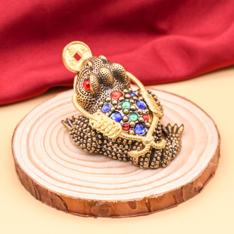 Подвеска-брелок Lucky Cat из цельной латуни: Ретро-медные изделия для мужчин и женщин – стильный автомобильный аксессуар.