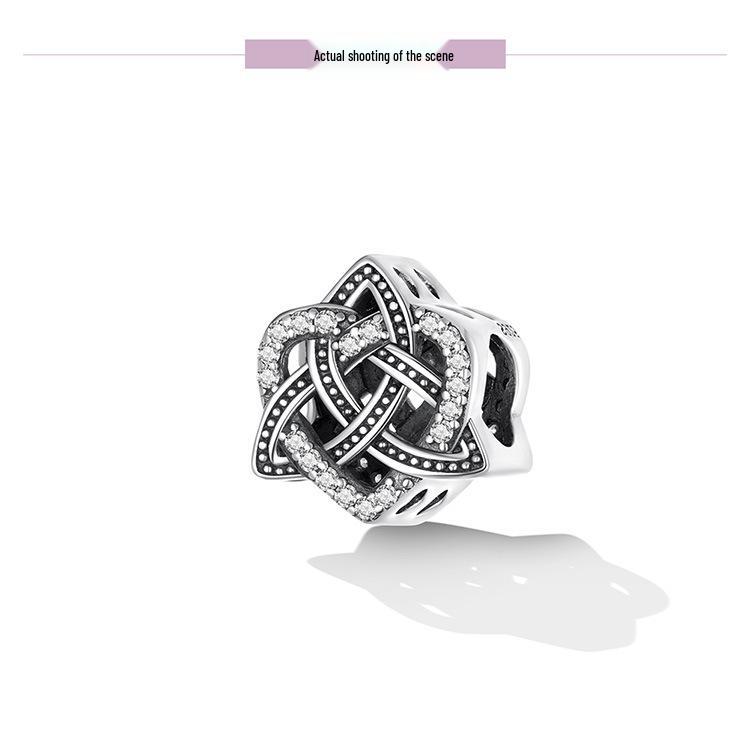 Браслет-шарм «Кельтский узел любви», украшенный полыми серебряными бусинами S925