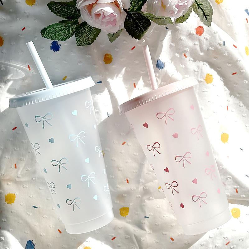 Бутылка для воды Kawaii, эстетический стакан для льда, кофе, сока, чая, симпатичные пластиковые стаканчики с бантом и крышкой-соломинкой, портативная бутылка для питья