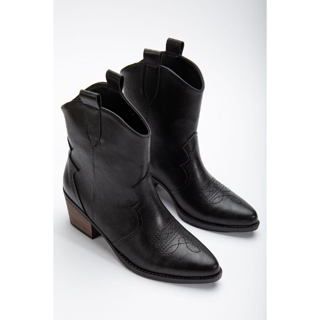 Кремовые бежевые матовые замшевые ковбойские сапоги из норки с камнем в стиле вестерн