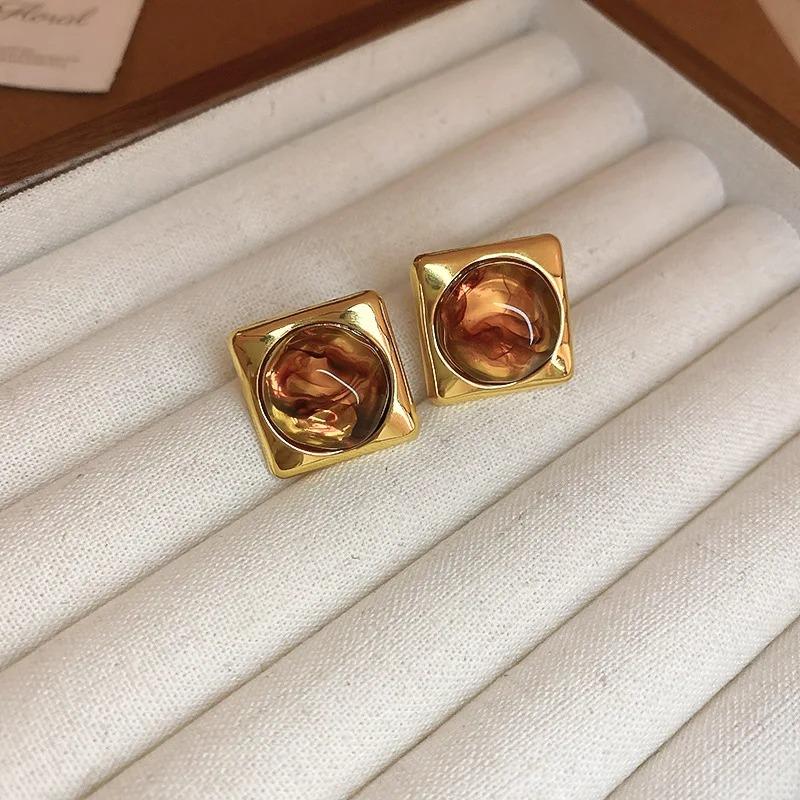 Elegant Brown Earrings for Women Geometric Irregular Vintage Amber Color Earring Luxury Temperament Ear Accessories Trendy Daily Jewelry Personality