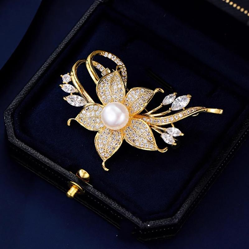Изысканная брошь Цветок Жемчуг Металлические значки на лацкан для женщин девушек Универсальная блестящая корсажная одежда Аксессуары Подарки
