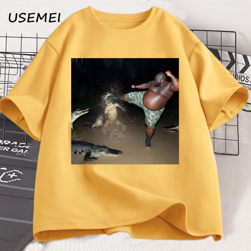 Unisex Kick Alligator In Swamp Tshirt Tee Unisexs Short Sleeve Oneck High Quality Tops Unisex Oversize Casual T Shirt Unisex Clothes