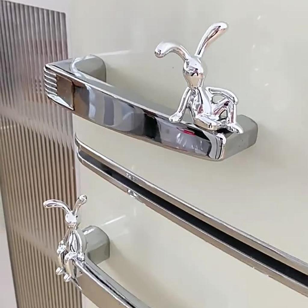 Мультяшная креативная сидячая поза с длинными ушами