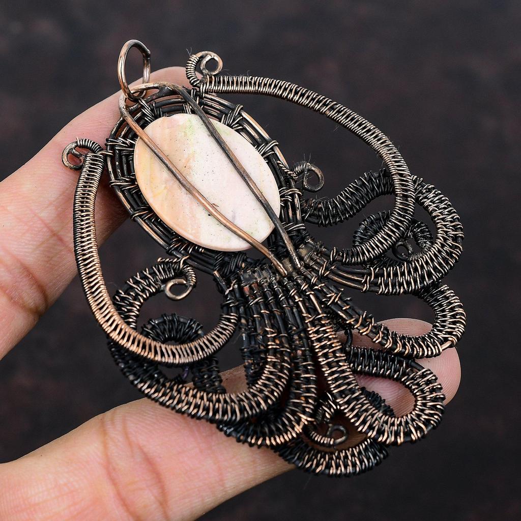 Подвеска из розового опала, обернутая медной проволокой, подвеска в виде осьминога, украшения ручной работы, подвеска из натурального драгоценного камня, медные украшения, подарок на годовщину