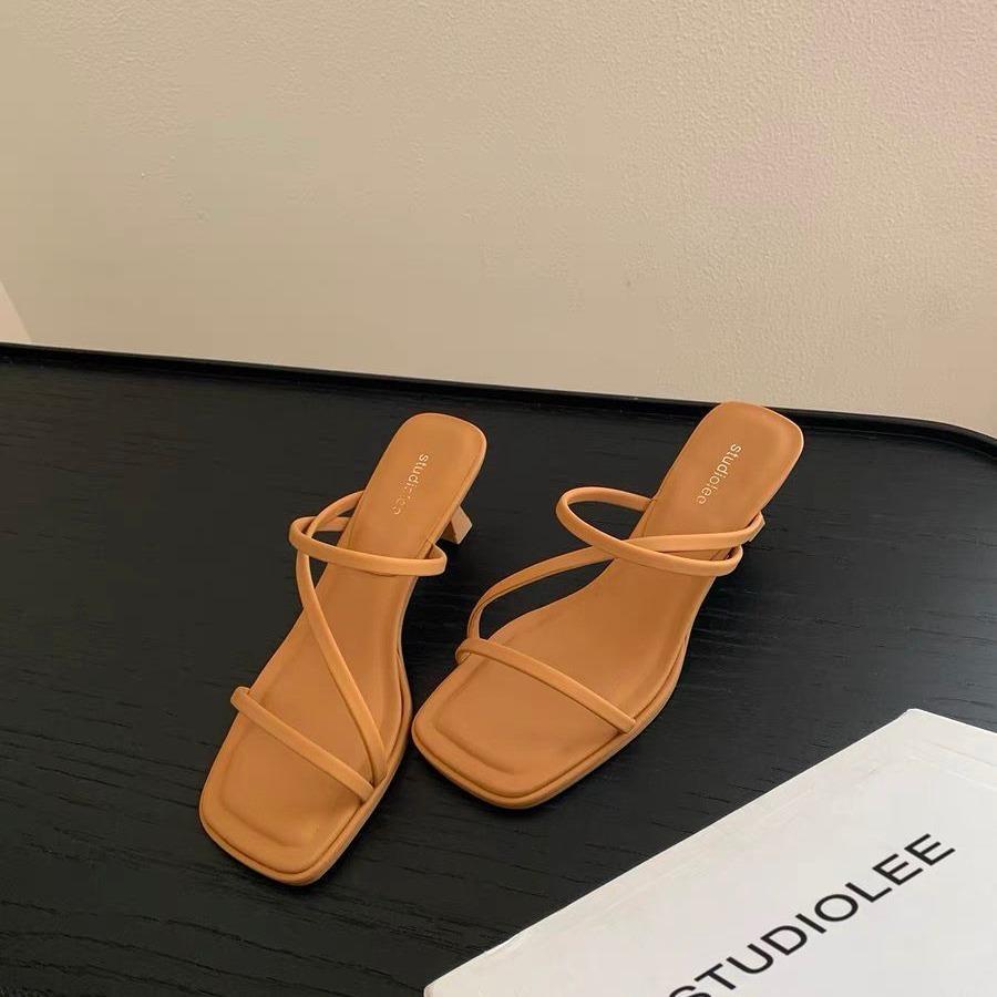 Версия из овчины французские тонкие ремешки квадратный носок тонкий высокий каблук крутые шлепанцы женские летние новинки фея ветер открытый носок римские сандалии женские