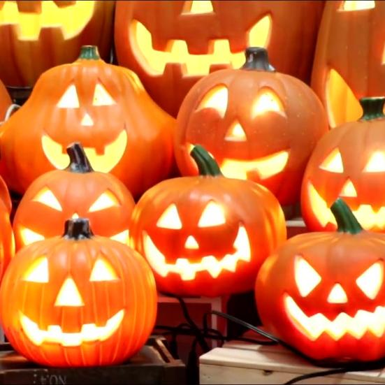 LED Pumpkin Lantern Battery-Powered Warm Light Halloween Lantern Energy-saving Indoor Outdoor Pumpkin Decor