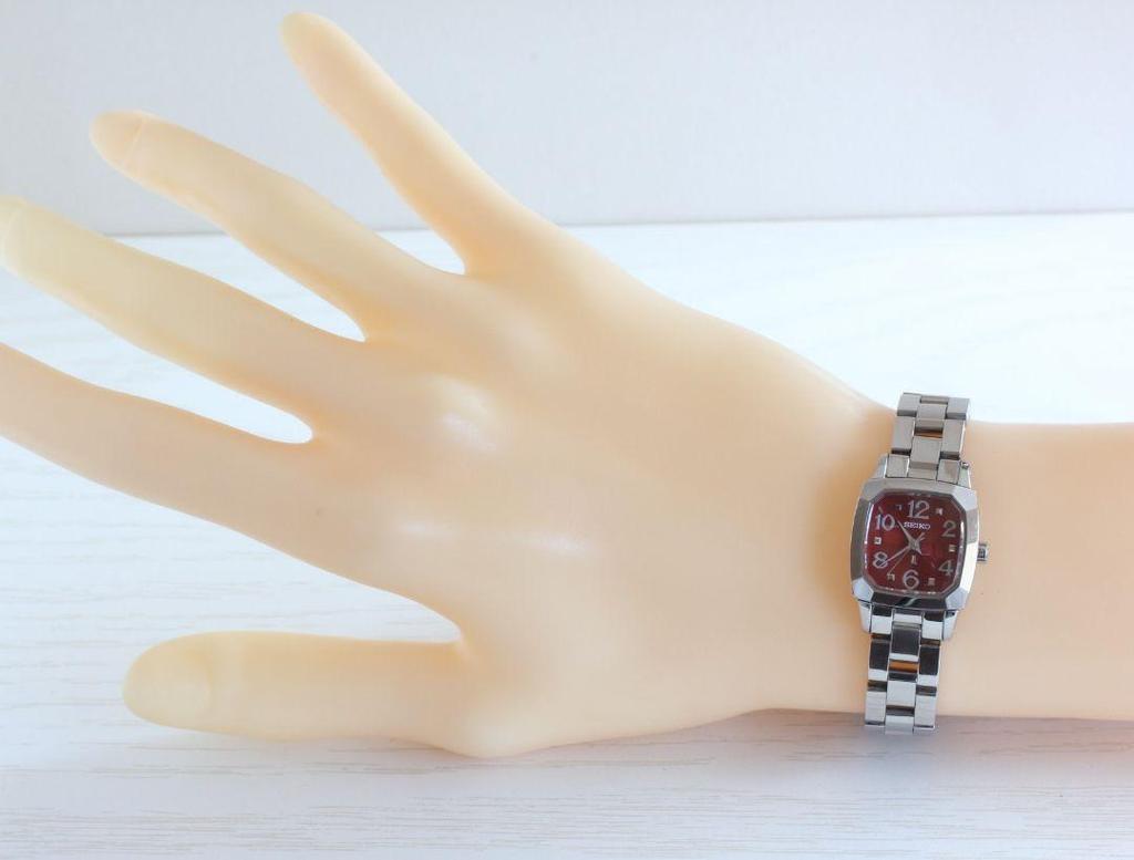 [USED] Working Seiko Lukia Watch 1F21-OBCO