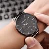Модный стиль Мужские кварцевые часы из нержавеющей стали с кварцевым ремешком Мужские часы