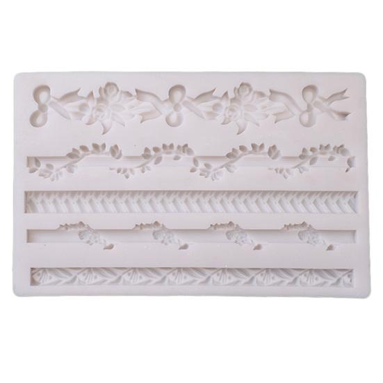 Mold Easy To Release Reused Non-Sticky Long Lasting DIY Solid Color European Style Floral Carving Cake Mold