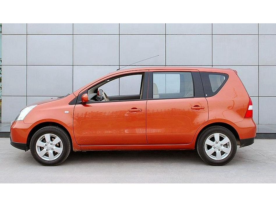 Совместимо с March, Livina, Sunny: 14-, 15-, 16-дюймовые легкосплавные диски, шины и запасные колеса.