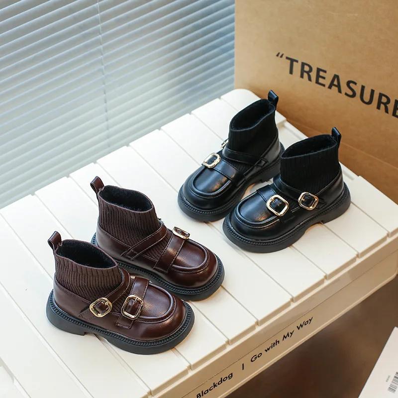 2024 Детские кожаные туфли для девочек осень-зима новые модные британские туфли с мягкой подошвой и противоскользящей подошвой в стиле принцессы