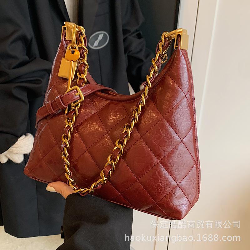 Сумка-цепочка ромбовидной формы, женская модная текстурированная сумка через плечо, новая коллекция осень-зима 2025, популярная в этом году сумка-мессенджер для通勤