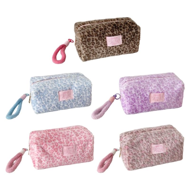 Soft Faux Hair Handheld Makeup Storage Pouch Large Capacity Leopard Pattern Cosmetic Case For Gym Skincare Products