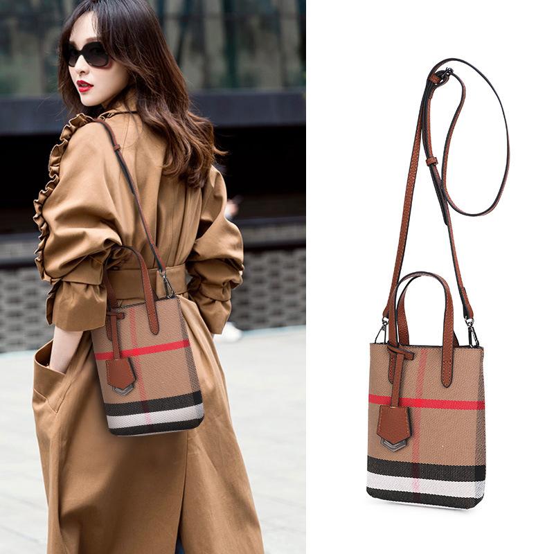 Canvas Bag Women's New Fashion Fashionable and High-end Bag Plaid Hand-in-Law Crossbody Bag