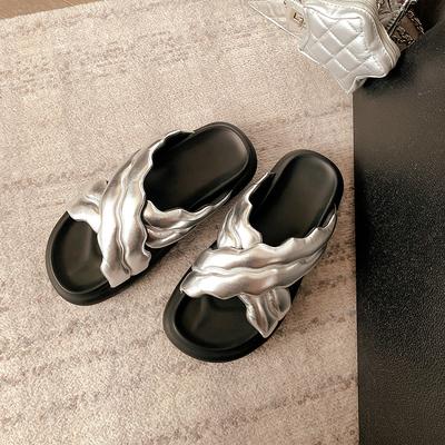 Женские летние новые уличные шлепанцы-маффины на толстой подошве, передовые нескользящие шлепанцы для пляжа с эффектом увеличения роста