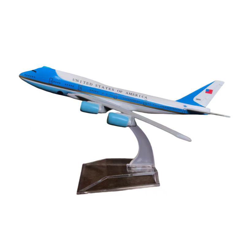 Модели из сплава президентских самолетов: ATR FK50, C919, A350, B747, A320, A330, A380