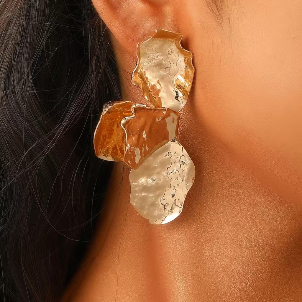 Европейские и американские серьги из сплава в стиле холодного ветра, женские ретро серьги в виде листьев, трансграничная бижутерия, модные серьги женские