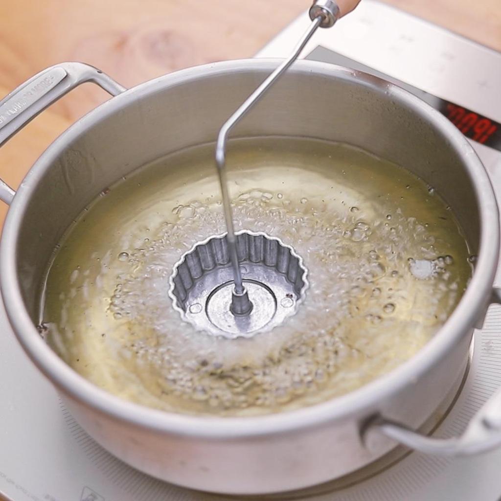 Non-Stick Aluminum Dumpling & Cake Frying Spoon Mold