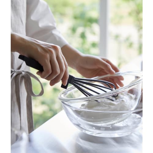 Yamazaki Tower Silicone Handle Whisk, Black, Approx. W6 x D6 x H29.5cm, Dishwasher Safe, Kitchen Tool, Model 6363