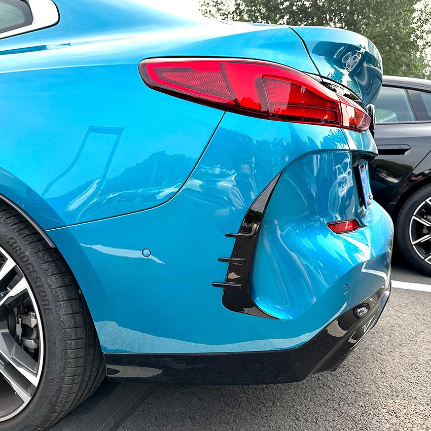 Совместимо с BMW 2 серии F44 2023 года: Передний сплиттер, Задний диффузор, Заднее антикрыло, Пороги, Решетка радиатора Night Black Комплект кузова 225 Fan.