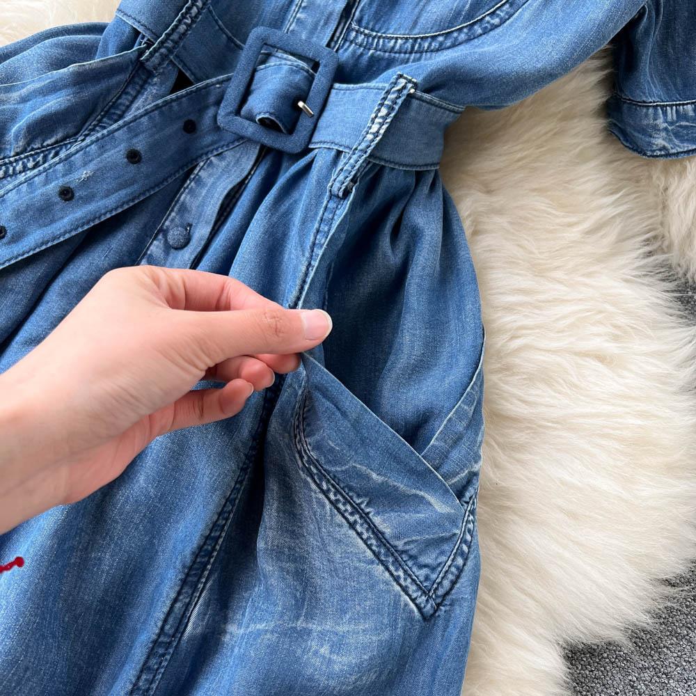 RUGOD Весна и лето Новое вышитое джинсовое платье женское средней длины с большими отворотами-лацканами и плиссировкой на талии длинное платье