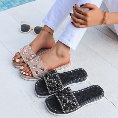 Модные летние шлепанцы на плоской подошве для женщин 2025 Роскошные сандалии на платформе со стразами Ношение на плоской подошве Пляжный стиль для отпуска Женская обувь
