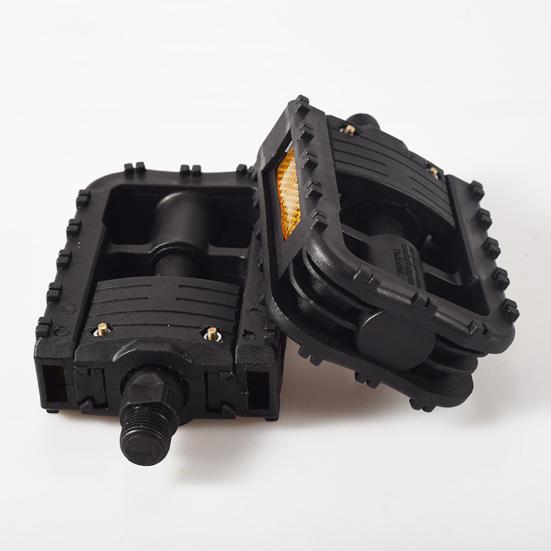 2Pcs Bike Pedals Folding Bicycle Pedals with Smooth Bearings High Strength Ultra-light Universal Simple Installation Bicycle Flat Pedals
