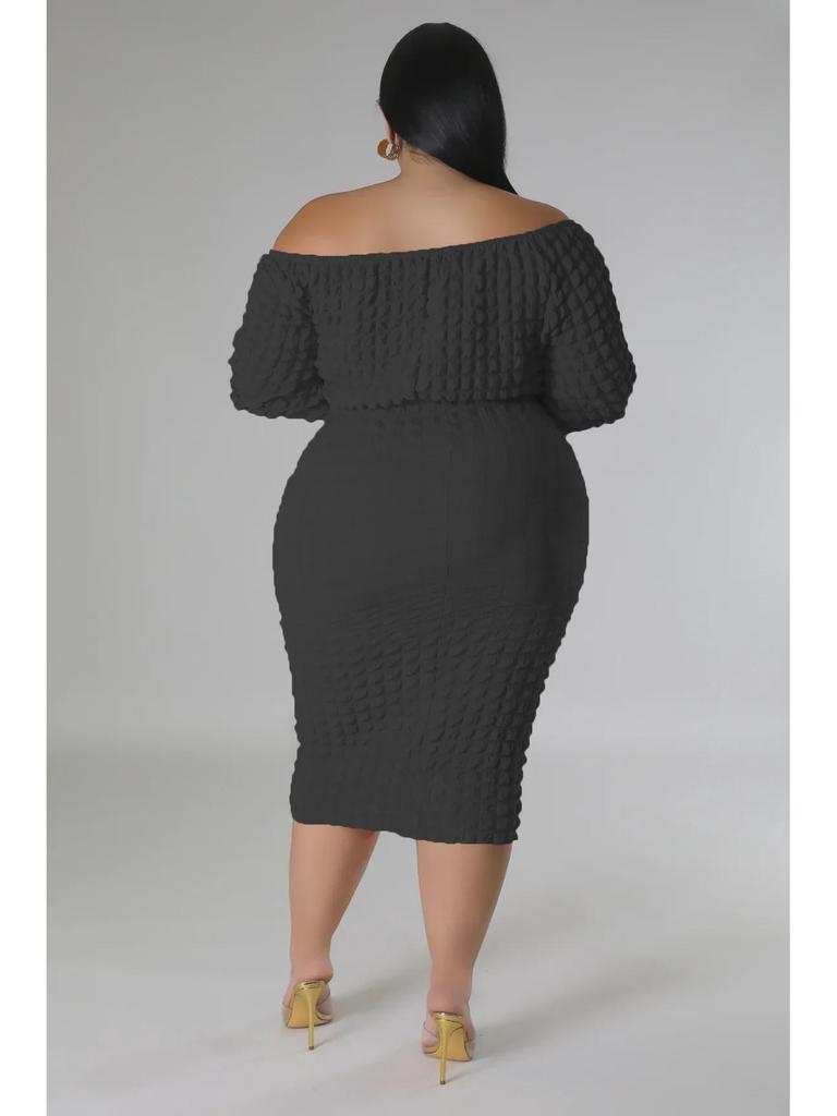 Коллекция осень 2023: Женский костюм-двойка с одним плечом большого размера с однотонным узором