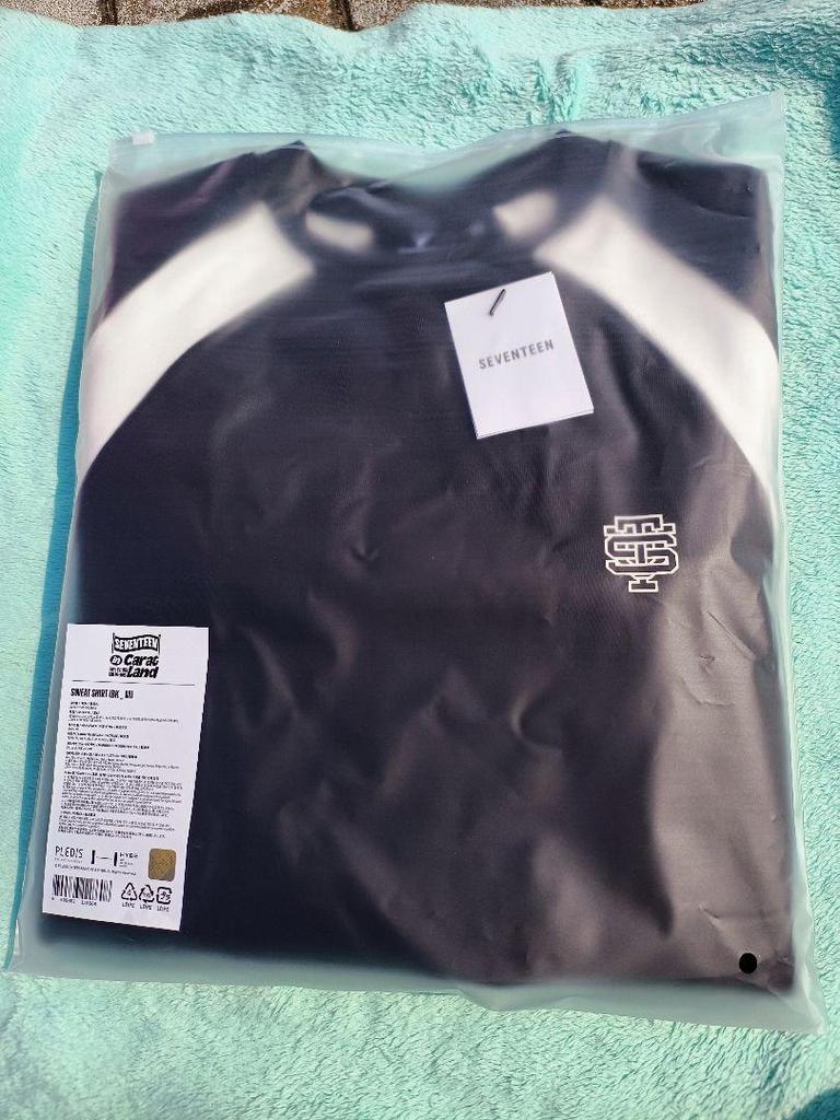 [Б/У] SEVENTEEN в Carat СВИТШОТ размер M