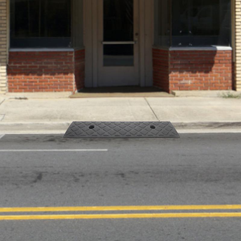 2Pcs/Pack 500*130*30mm Sidewalk Threshold Driveway Plastic PE Portable Car Loading Dock Textured Surface Curb Ramp