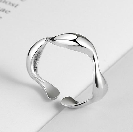 Korean-Style Open Pearl Ring: Retro, Light Luxury Design