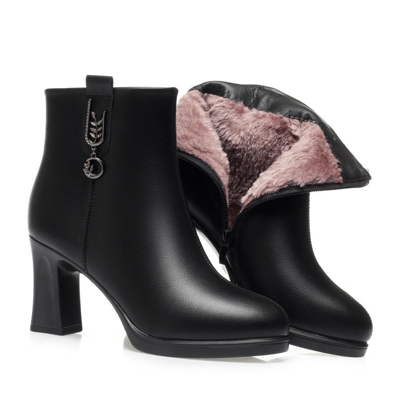 Модные удобные мягкие кожаные теплые зимние туфли женские на платформе 2024 года на толстом высоком каблуке ботильоны для офиса мама модель сплошная кожа