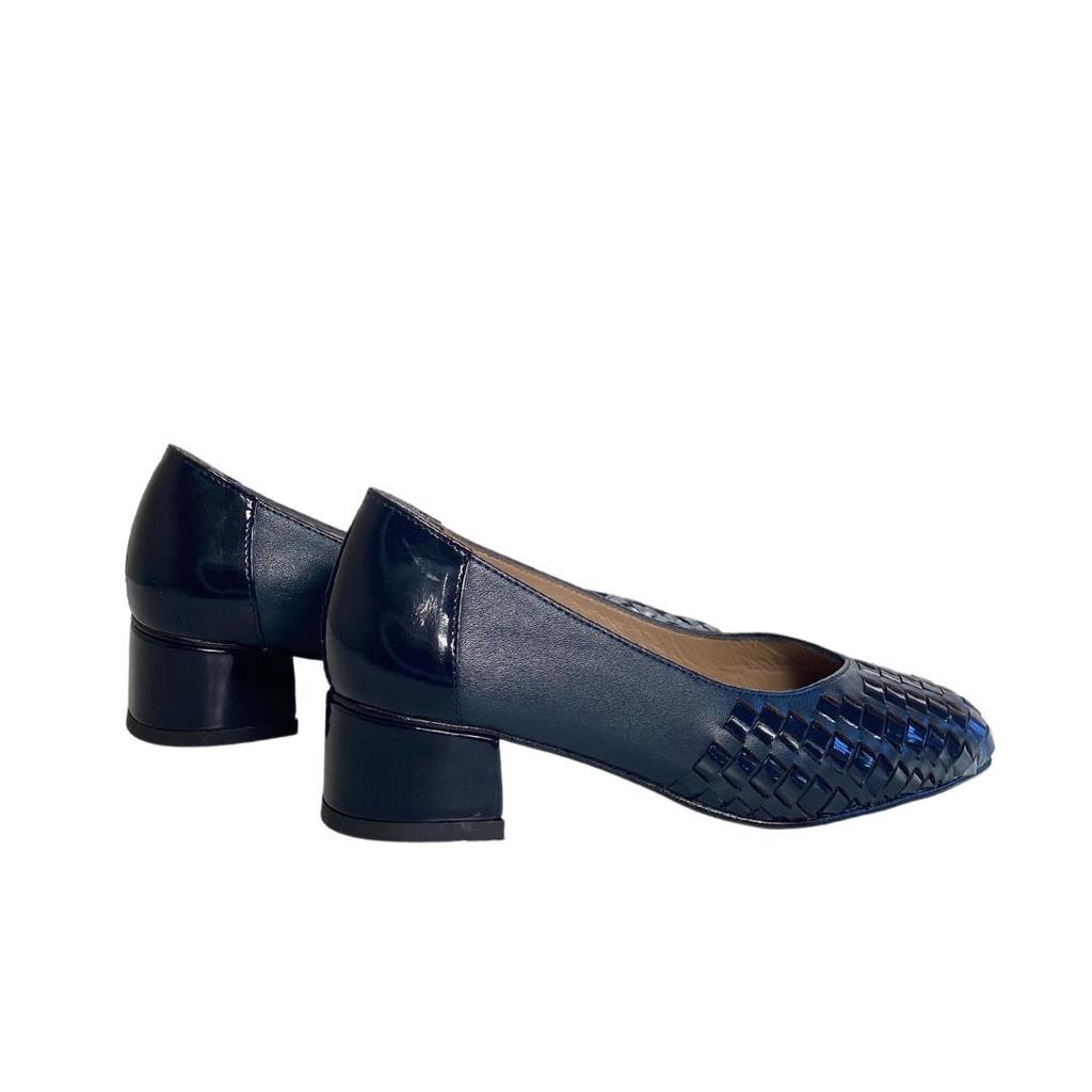 Женские туфли из натуральной кожи на низком каблуке