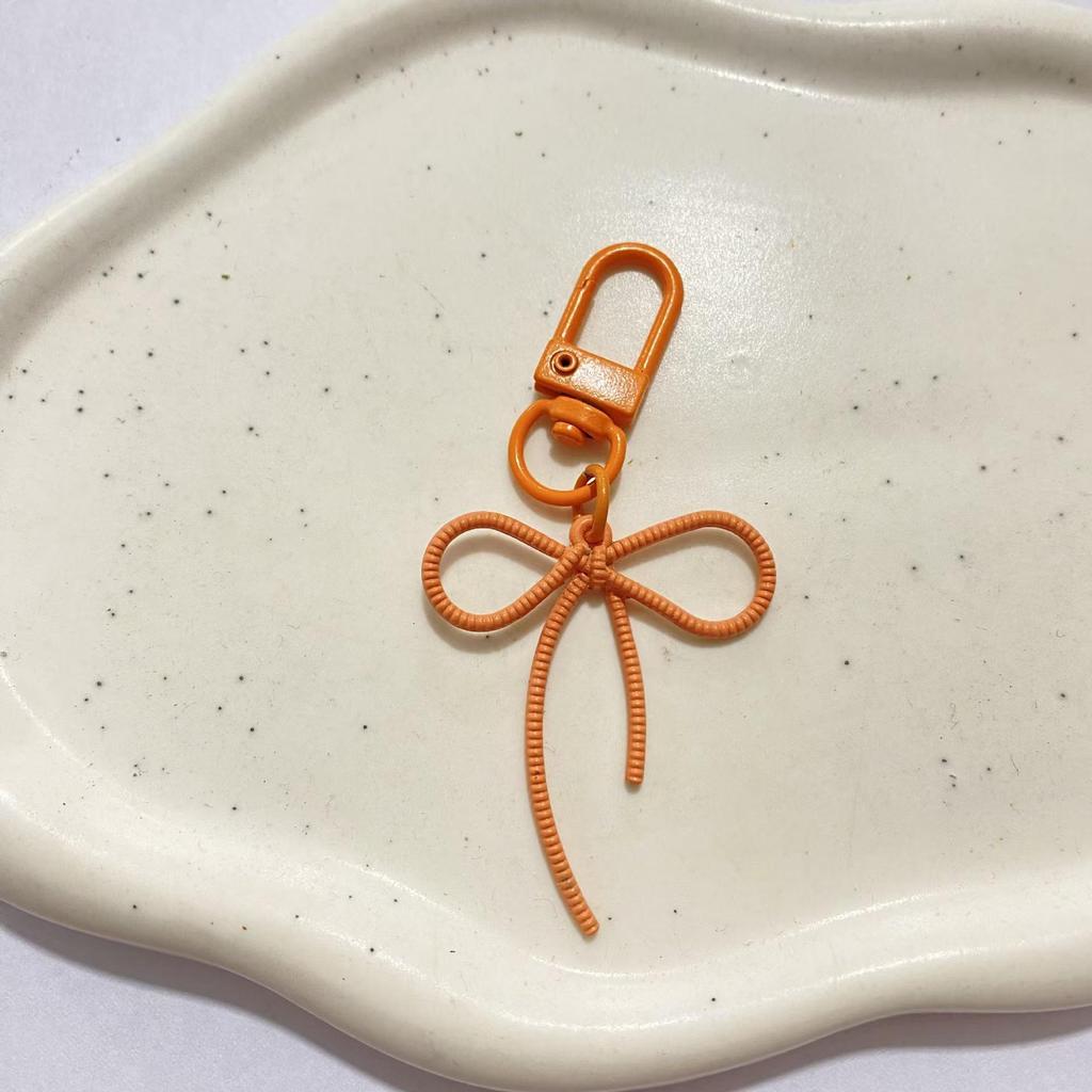 Украшение для брелка-банта «Сбежавшая принцесса» из разноцветной полой ленты