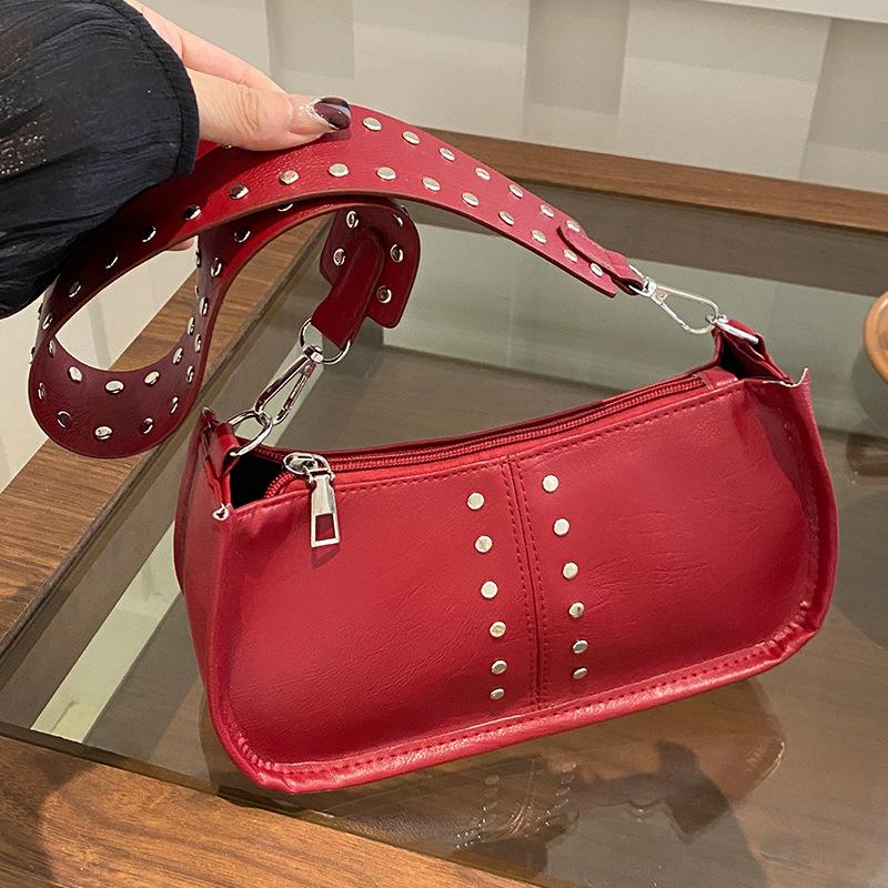 High End Fashionable Shoulder Bag for Women In Autumn New Retro Oil Leather Casual Crossbody Bag Fashionable Rivets for Women