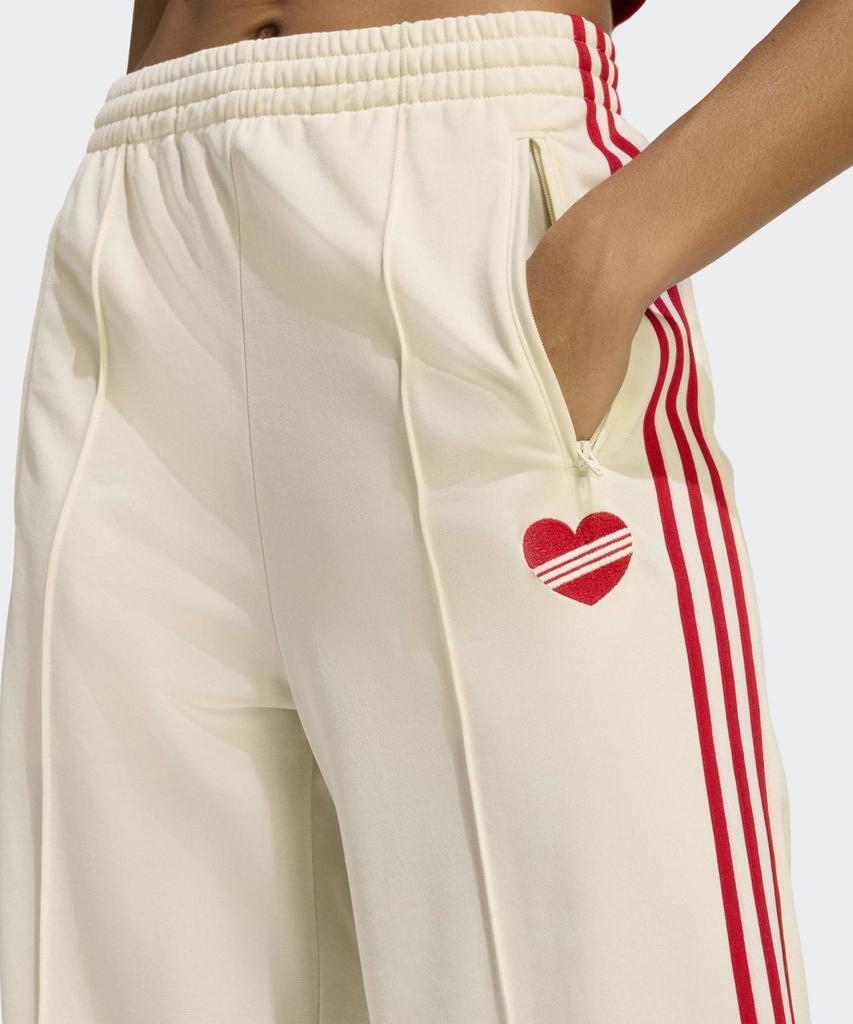 adidas Свободные спортивные штаны Firebird - Кремово-белые:Красный / Kq8056