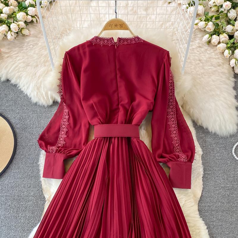 RUGOD Плиссированное платье с v-образным вырезом и вышивкой на талии в этническом стиле, темпераментное большое распашное платье