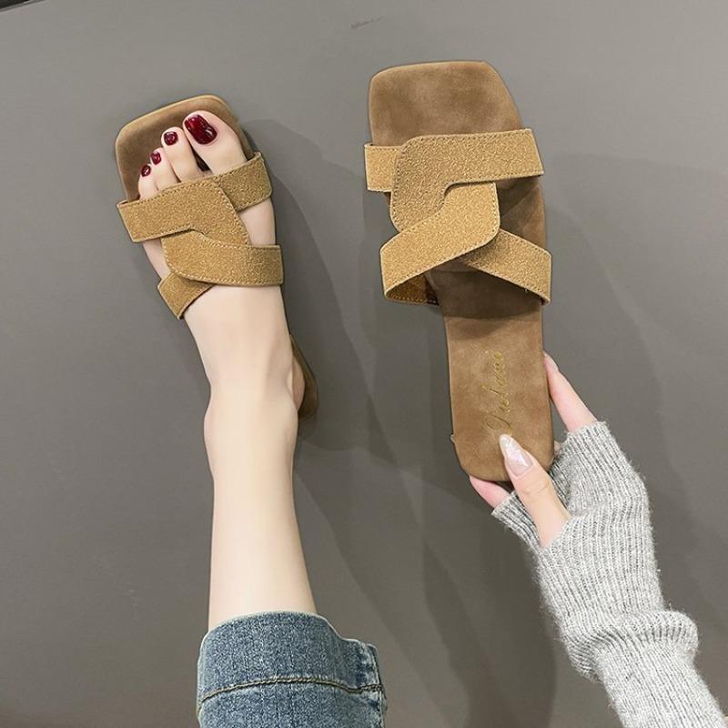 Retro Slippers Female Flat Bottom One Word New Summer Beach Sandals Slippers