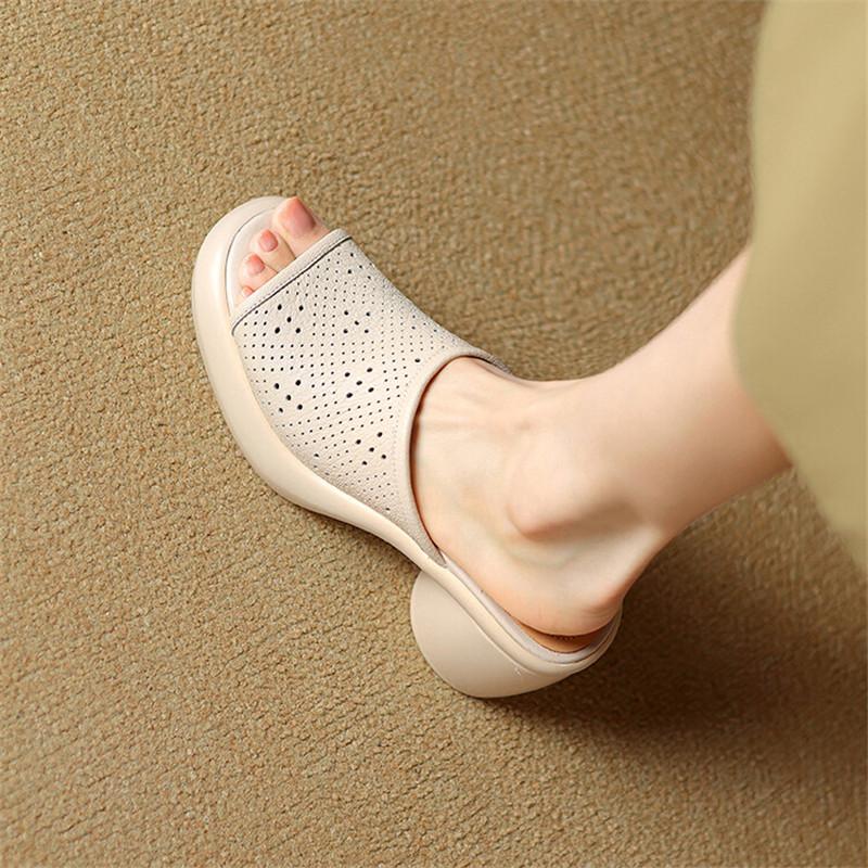 Модные новые летние тапочки, сандалии с открытым носком для женщин, туфли на массивном каблуке, модные туфли на высоком каблуке с перфорацией, обувь ручной работы на платформе