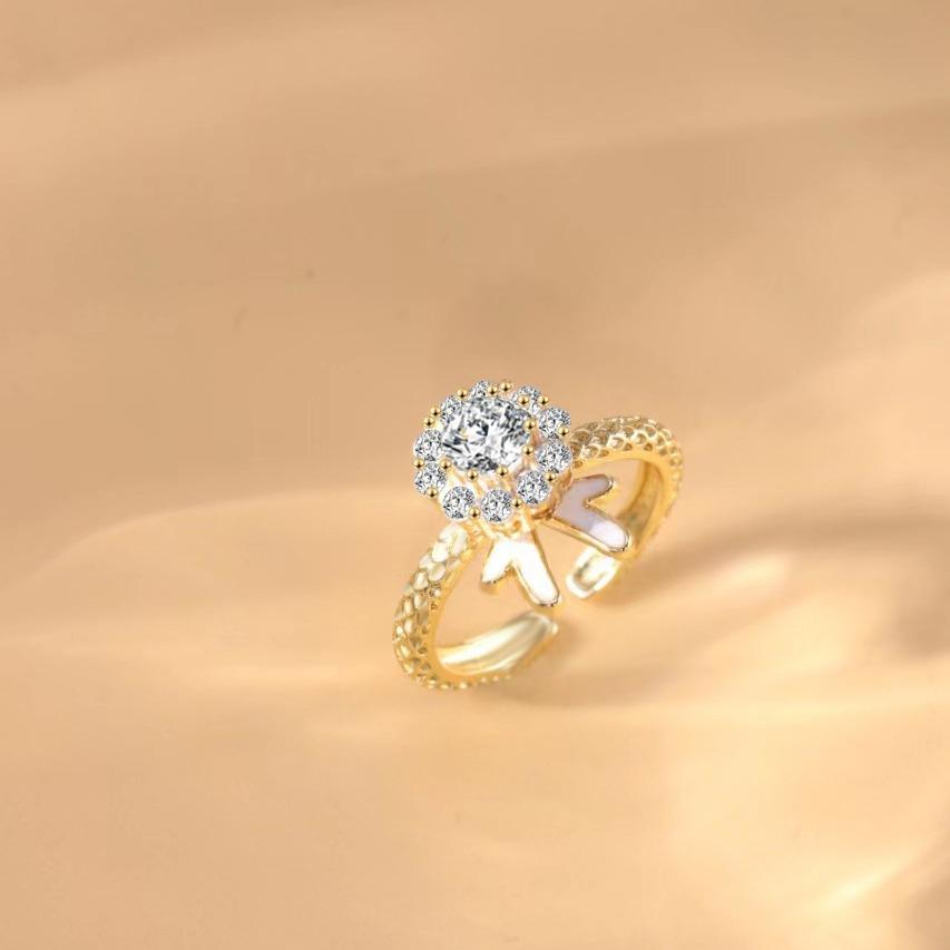 Кольцо с вращающимся драконом, инкрустированное микроцирконием из меди, роскошный нишевый дизайн с ощущением высокого качества.